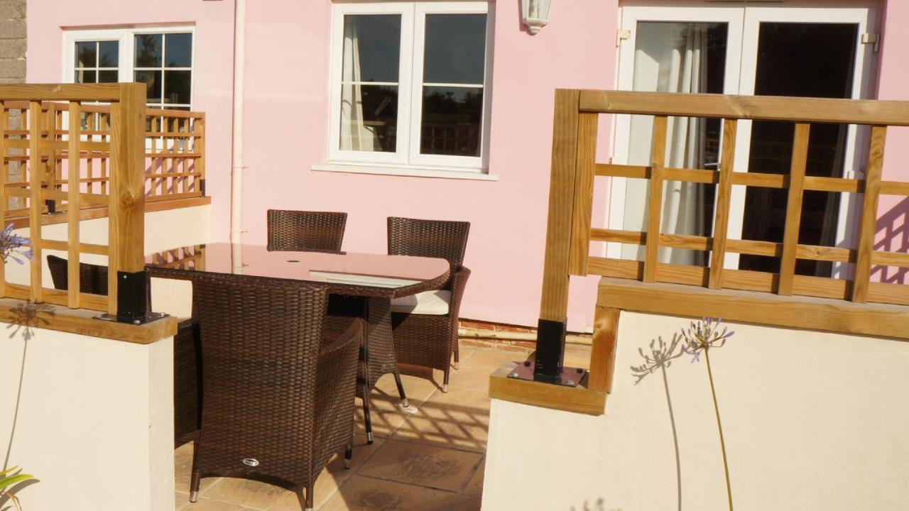 Ellingham Self-Catering Cottages Saint Peter Port Экстерьер фото