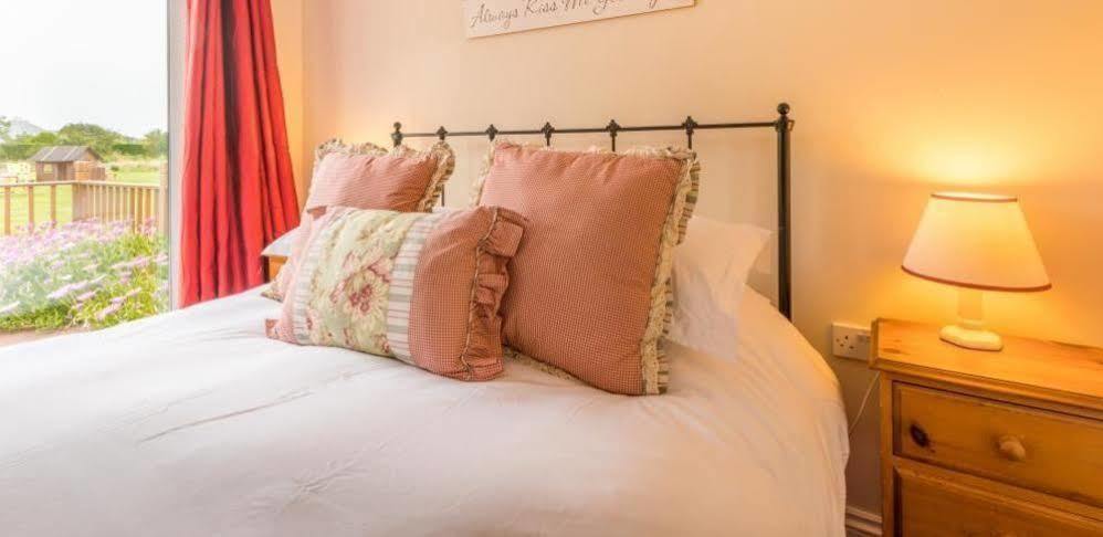 Ellingham Self-Catering Cottages Saint Peter Port Экстерьер фото